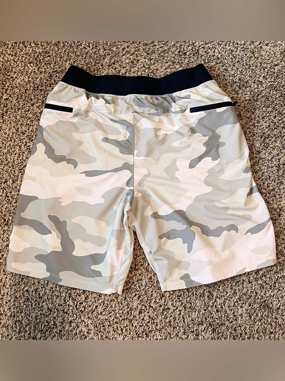 Fabletics Men's White and Gray Camo Athletic Shorts - Picture 2 of 7